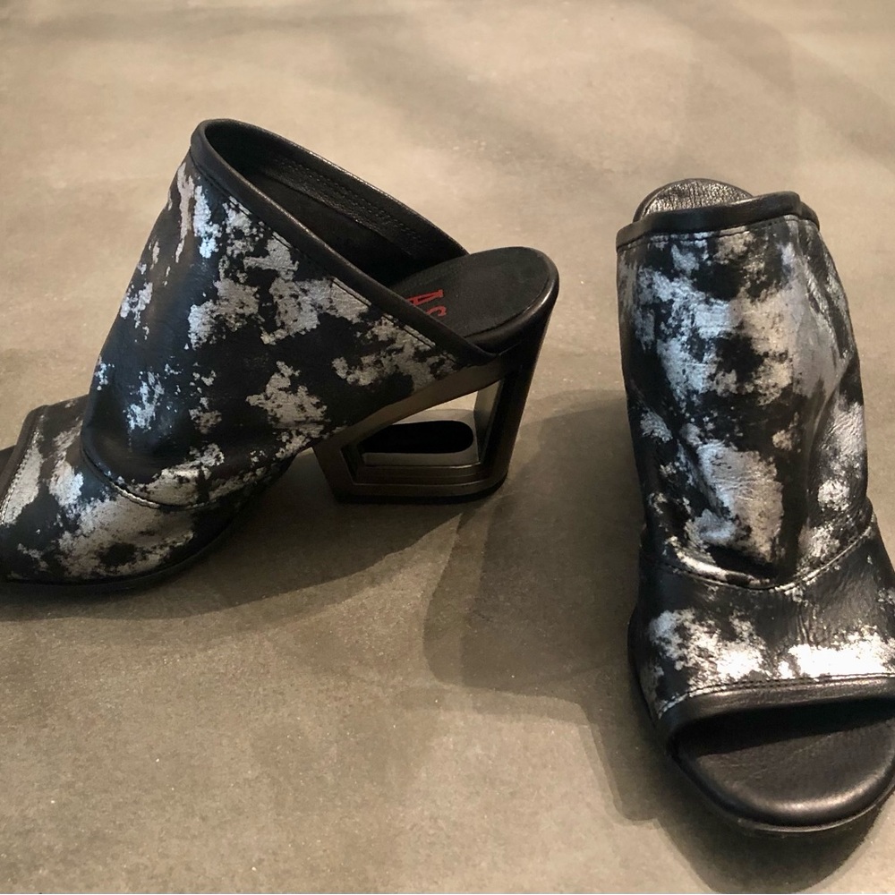 A.S 98 Stylish Black Metallic Slides/Wedge Women's Shoes SZ 7.5 - Picture 2 of 10